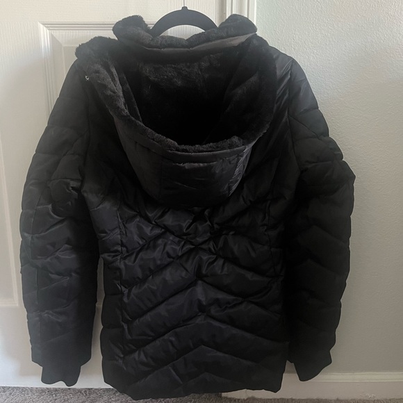 Nautica black winter coat w/ removable hood. Size M. I am 5'2" for reference :) - Picture 3 of 3